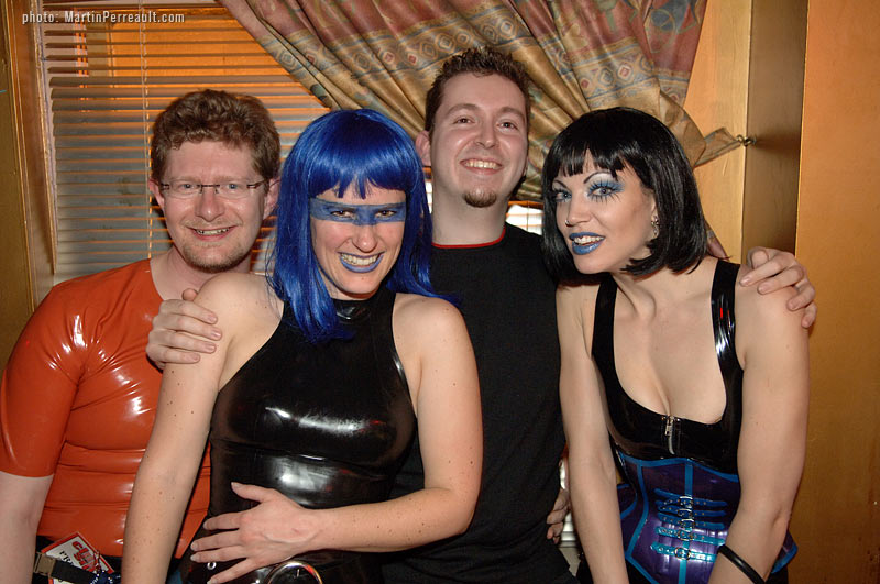 clubsin2005apr01384 (96K)